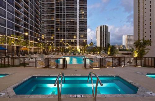 Waikiki Apartment | 36Fl with Ocean View, Mins to Waikiki Beach, Parking