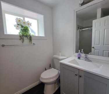 Magna House | Private Queen Room 12 minutes from SLC Airport free Wifi
