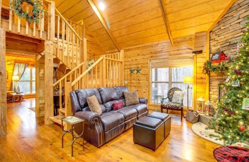 Mentone House | Hot Tub + Fire Pit: Wooded Cabin Near DeSoto Park!