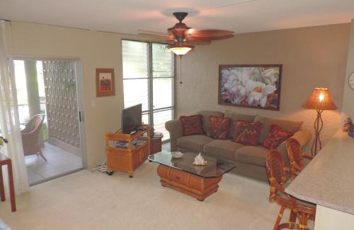 Kailua-Kona Apartment | Ocean Front Complex 2Nd Floor Unit Summer Special