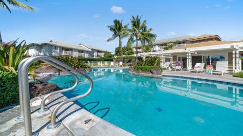 Kailua-Kona Apartment | Affordable 2 Bedroom, 1 Bath Condo Near Town With 2 Pools-Spas Ac,