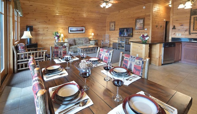 Lodges At Cresthaven
