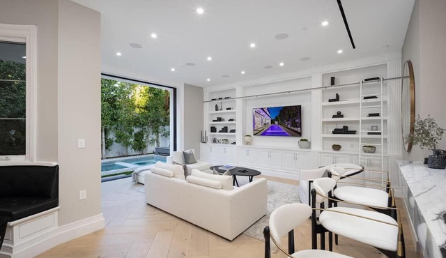 Gardner Modern