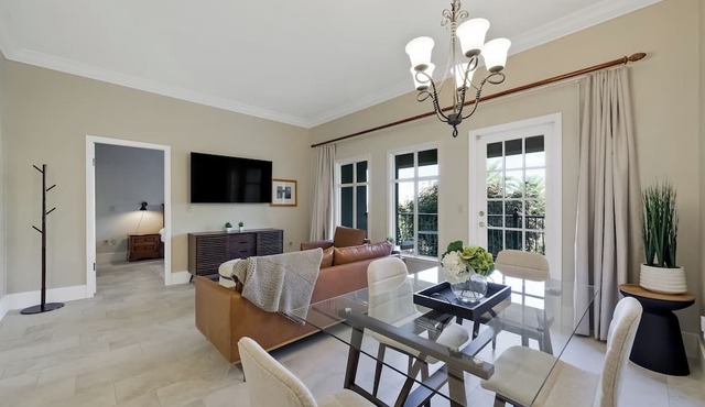 Lake Las Vegas Retreat: Elegant Comfort Awaits