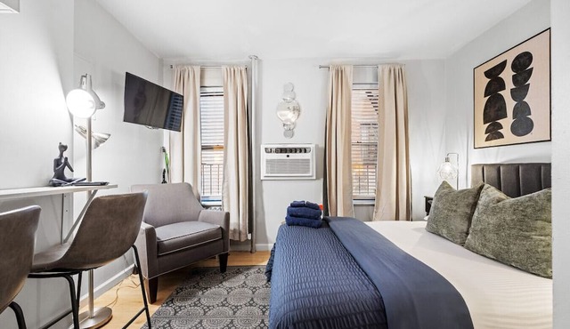 Walk to Time Square! Cozy Studio