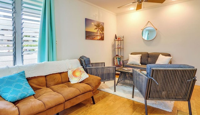 Surfer's Paradise: Waialua Condo Steps to Beach!