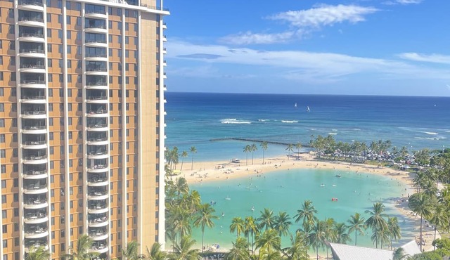 Waikiki Condo - Ocean View - Minutes from the Beach!