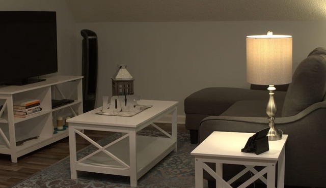 New Luxury Studio Suite. Superhost with 4.9 Stars on otherlisting sites.Sleeps 4