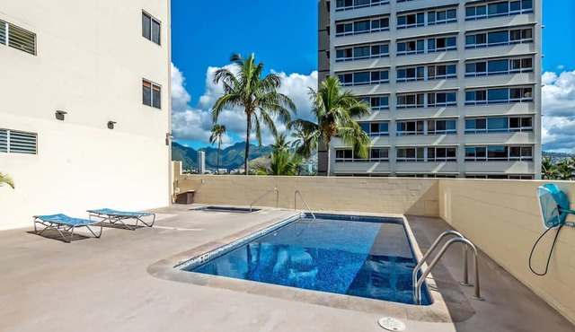 Simply Beautiful Waikīkī Apartment