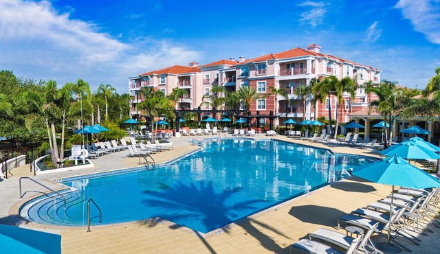 Condo w/all the comforts of home! Perfect for family groups *Sleeps 8*