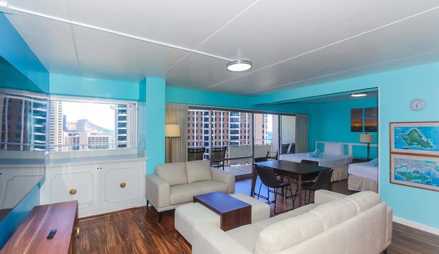Experience luxury at Ilikai Tower - in the heart of Waikiki with stunning lagoon views.