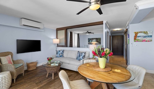 Heart of Waikiki With Partial Ocean View! Washlet! FREE Off-site Parking!