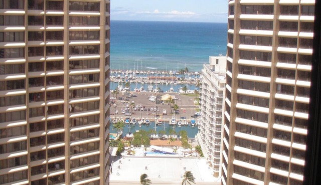Elegant Windsor Waikiki Condo