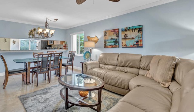Comfy Condo at Jupiter Bay Resort, with easy beach access