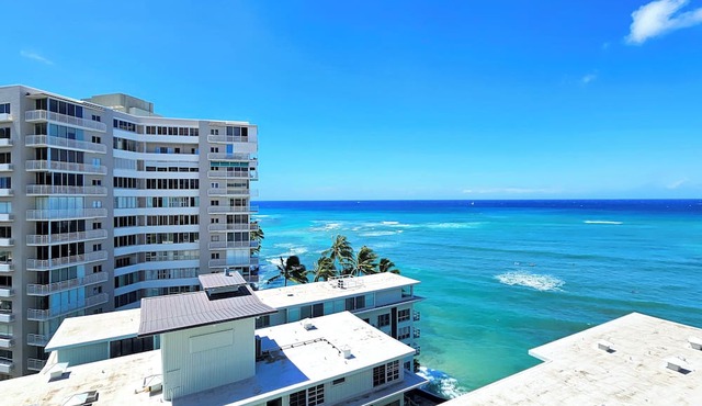 Idyllic Ocean Views from 12th floor 1 Bedroom Suite with Full Kitchen