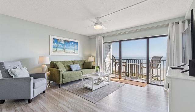 Penthouse Oceanfront Paradise. Corner unit W/Direct Beach Views Throughout 🌊🌅
