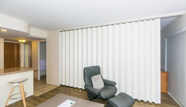 Ilikai 1 Bedroom Deluxe Lagoon View, Minutes to the Beach!