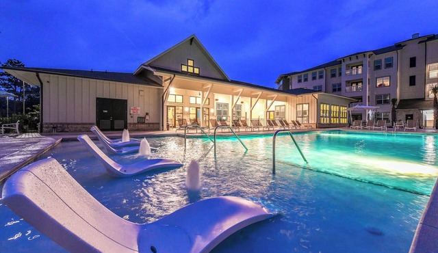 Luxurious Apartments - Pool Gym Bikes