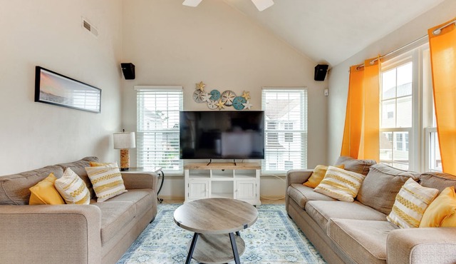 Walk to East Beach: Apt w/Outdoor Space