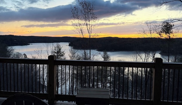Lakeview Cottage Home on Lake James - 4BR/3BTH
