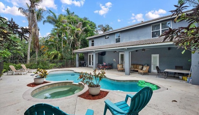 Jupiter Farms Paradise- 5BR Pool Retreat