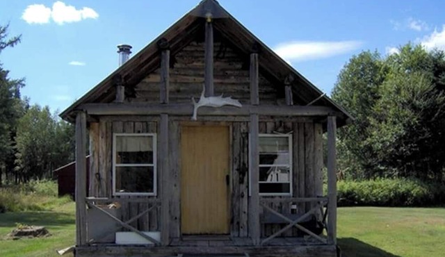 Rustic Cabin Rental with Excellent Hiking Trail Access near Augusta, Maine