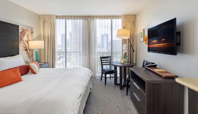 Cozy Room in Heart of Waikiki
