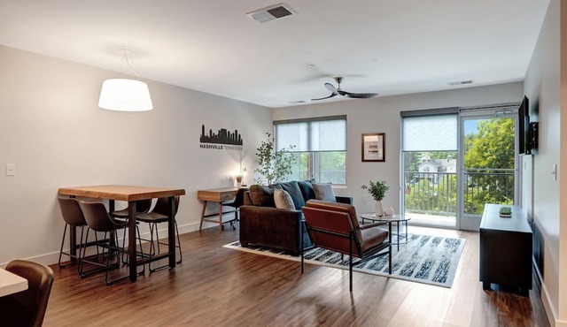 Nashville Nights Nook: Your Music City Getaway