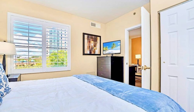 Large Condo with Pool, Hot Tub and BBQ!