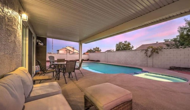 4BR, Heated Pool, Hot Tub, 10 Mins from STRIP