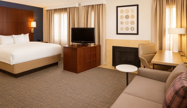 Discover Music City, Spacious Suites w/Free Breakfast, Pets Allowed!
