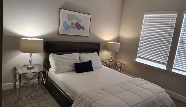 Landing | Amazing 2BD, Pool, Gym
