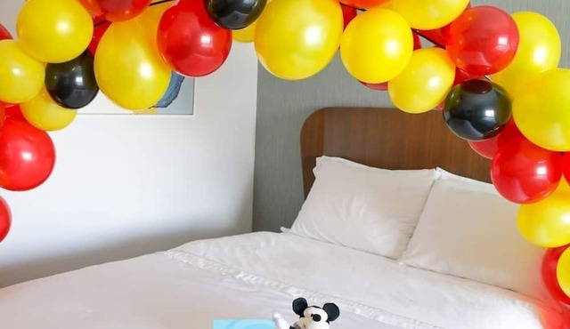Full Kitchen Suites - Family-Friendly Rentals, steps to Disneyland