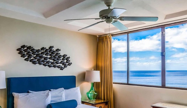 Corner Oceanfront 1BR Condo w/Panoramic Views